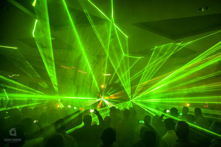eventy realizowane w hotelu - pokaz laserów
