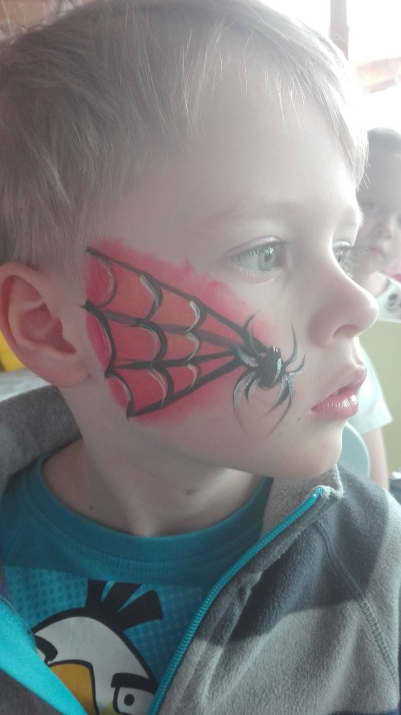 malowanie buzi dziecka - spider-man